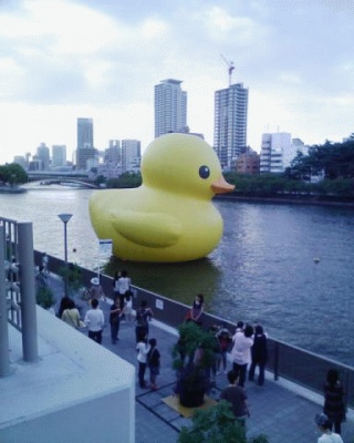 巨大アヒルちゃん