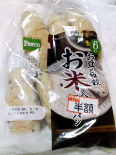 お米入りロールパン