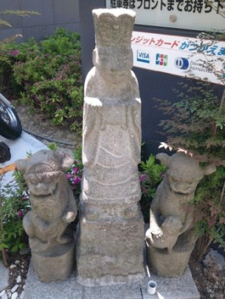 石像