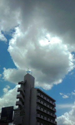 雲も