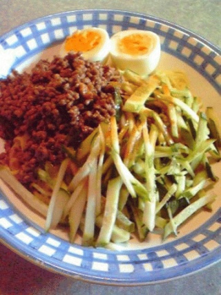 ジャージャー麺