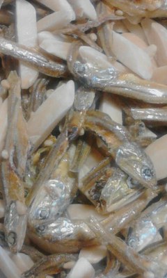 小魚アーモンド