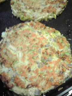 お家でお好み焼き中