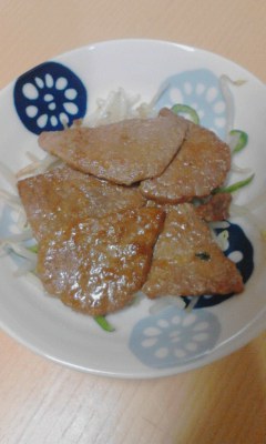 お肉